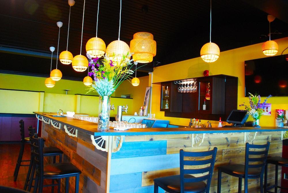 Ramada By Wyndham Edmonton Yellowhead Nw ภายนอก รูปภาพ