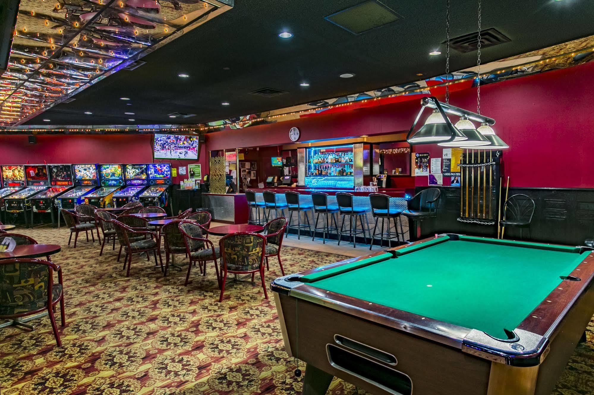 Ramada By Wyndham Edmonton Yellowhead Nw ภายนอก รูปภาพ